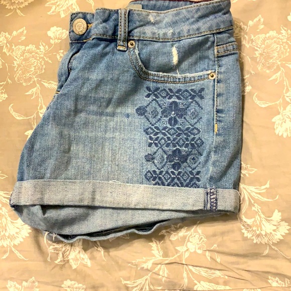Aeropostale Shorts - Picture 2 of 4